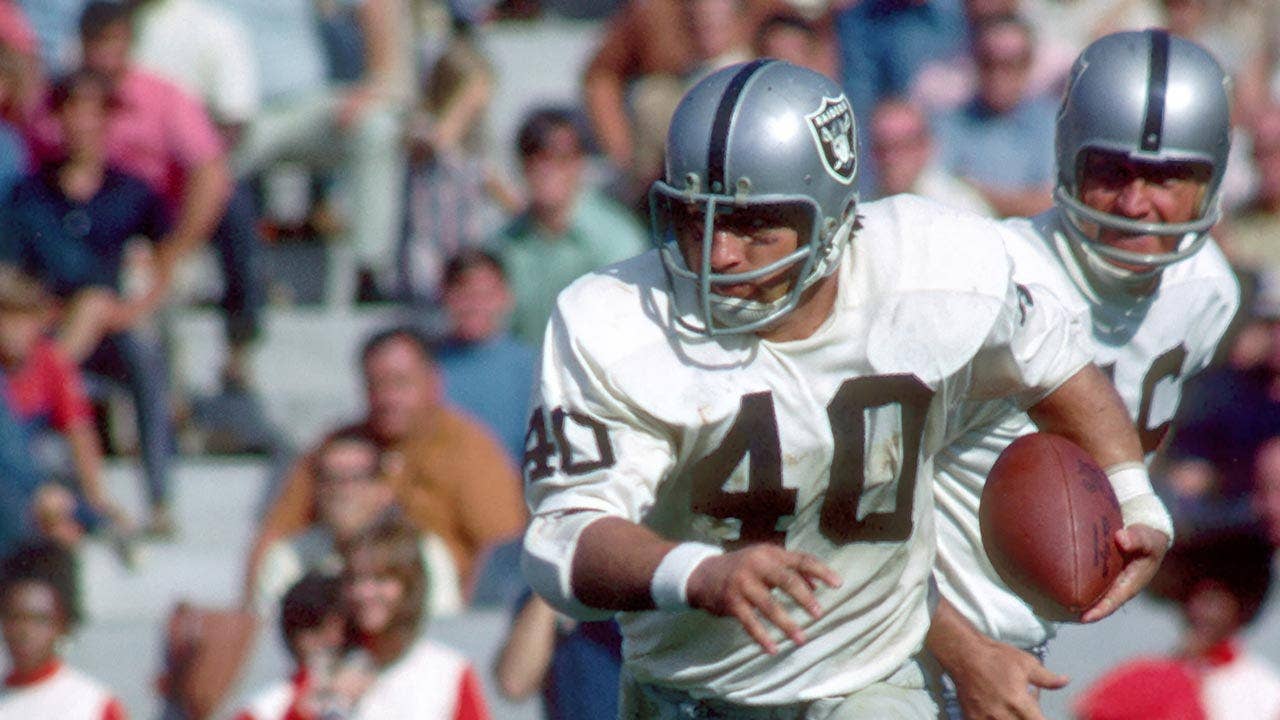 Raiders mourn Super Bowl champion Pete Banaszak, key figure in iconic 'Holy Roller' play